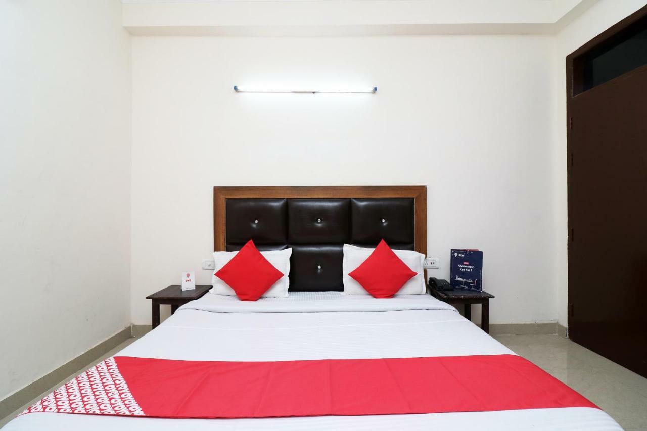 Oyo 24958 Hotel Dayal Belanganj Εξωτερικό φωτογραφία