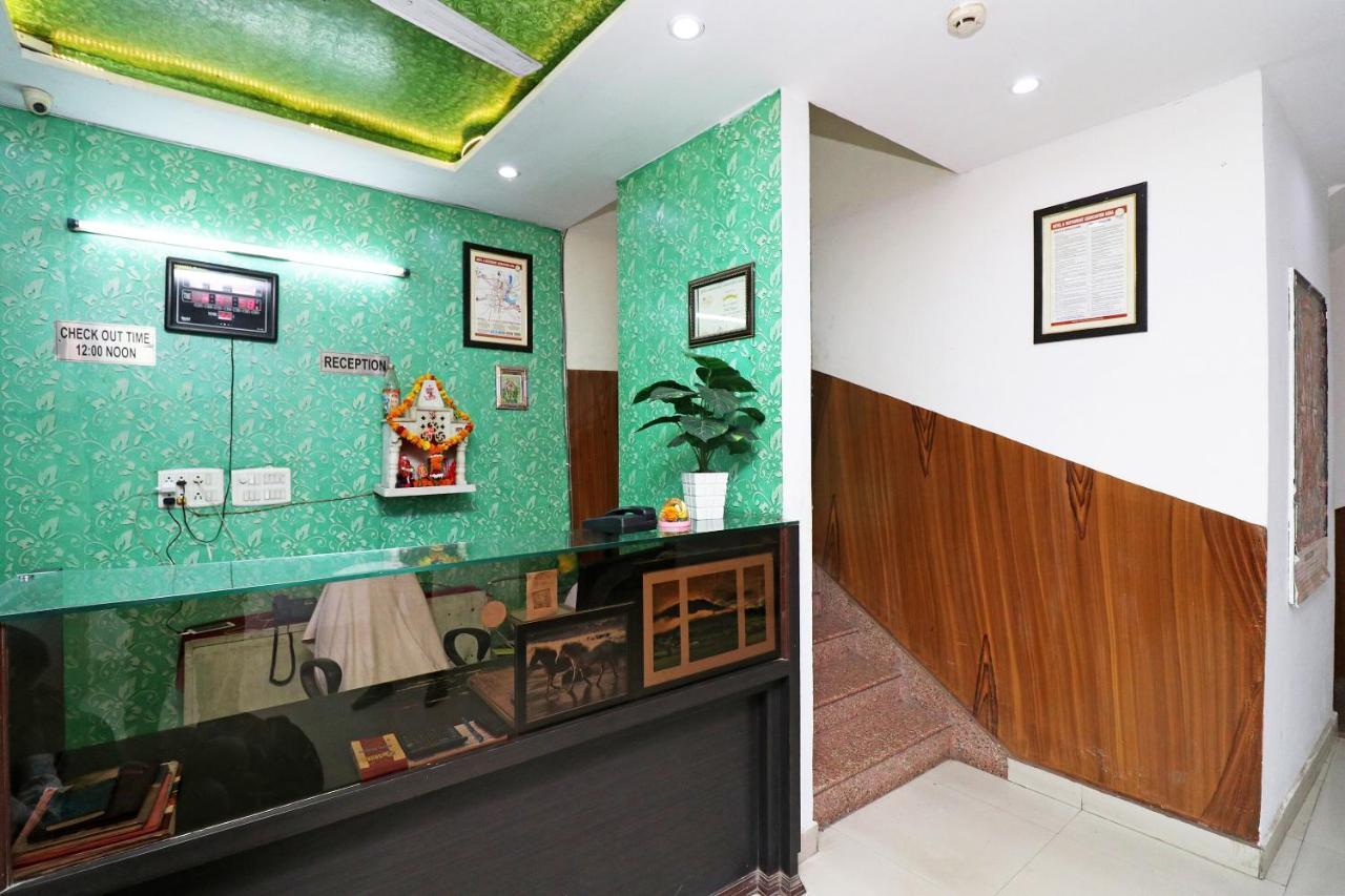 Oyo 24958 Hotel Dayal Belanganj Εξωτερικό φωτογραφία