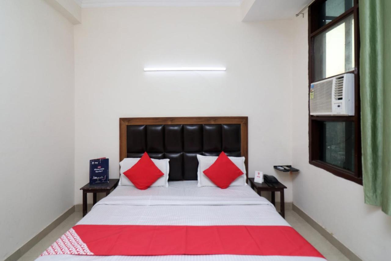 Oyo 24958 Hotel Dayal Belanganj Εξωτερικό φωτογραφία