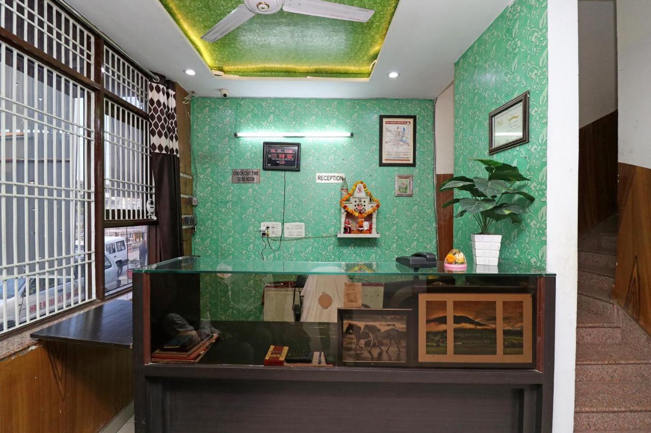 Oyo 24958 Hotel Dayal Belanganj Εξωτερικό φωτογραφία